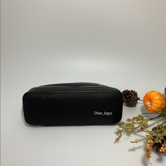 Michael Kors Giftables Large MF Travel Pouch - Picture 5 of 8